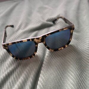 Maui Jim Tortoise Frame with Blue Lenses